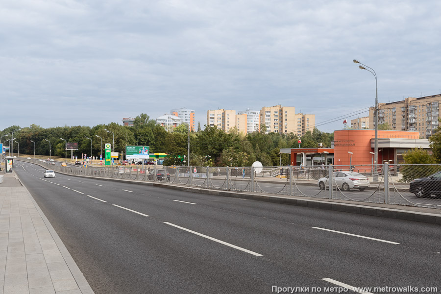 Станция Кунцевская (Арбатско-Покровская линия, Москва). Общий вид окрестностей станции. Рублёвское шоссе.