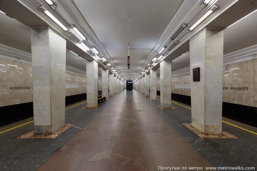 Станция Ленинский проспект (Калужско-Рижская линия, Москва). Продольный вид центрального зала.