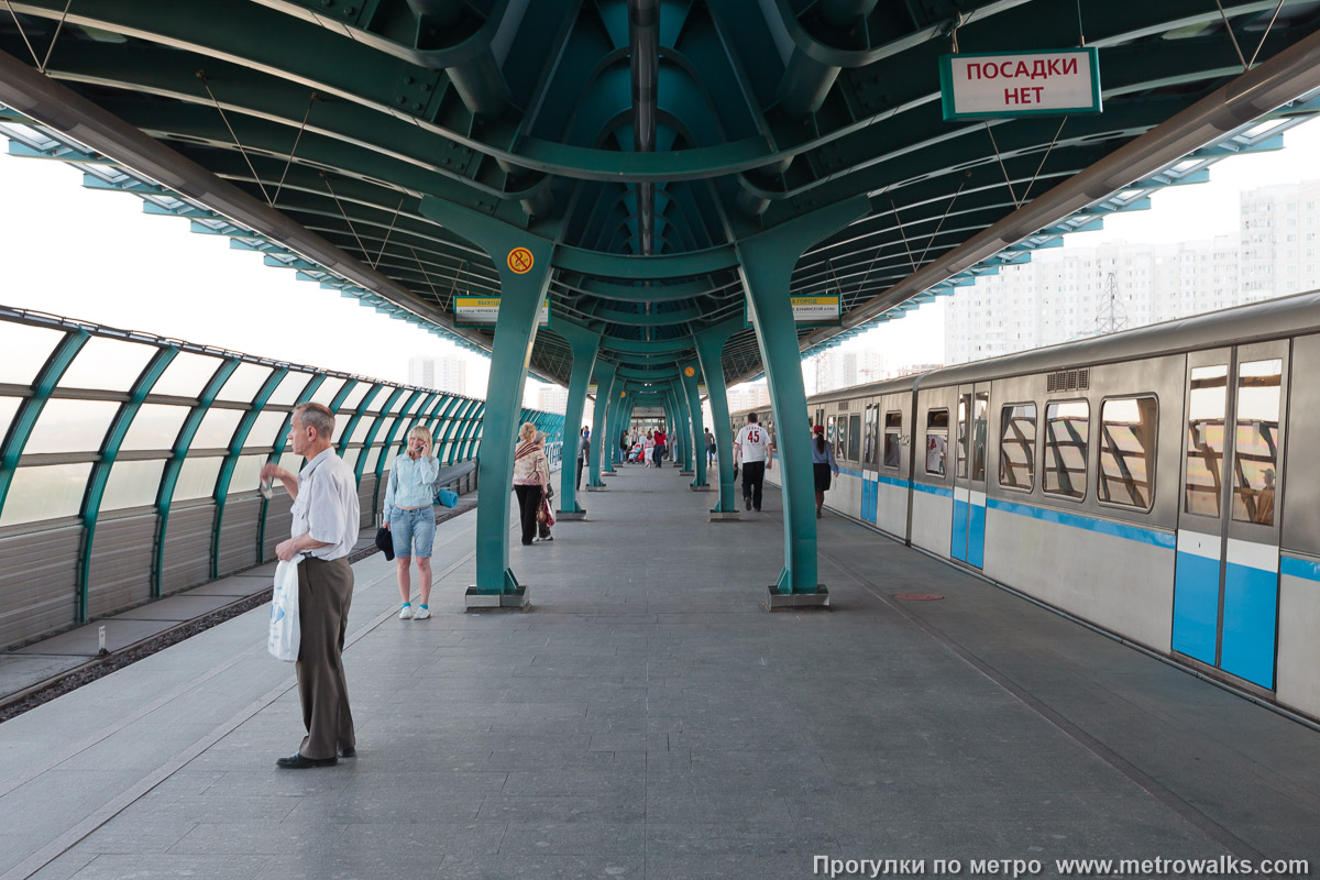 Метро бунинская аллея фото